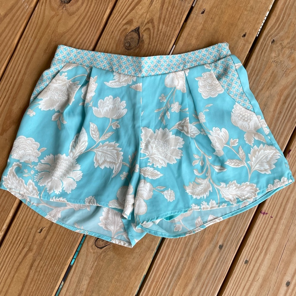 Flowy Flower Print Fabric Shorts!
